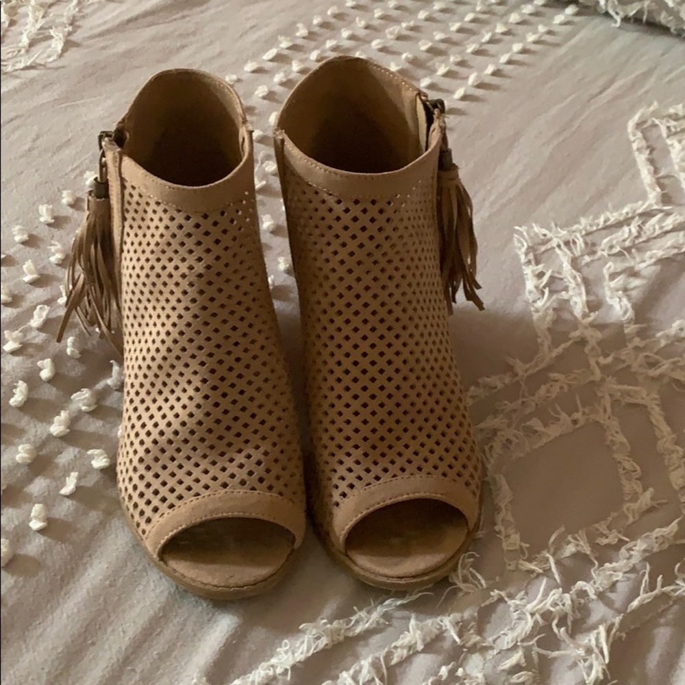Quipd beige peep toe heels. Size 6.5